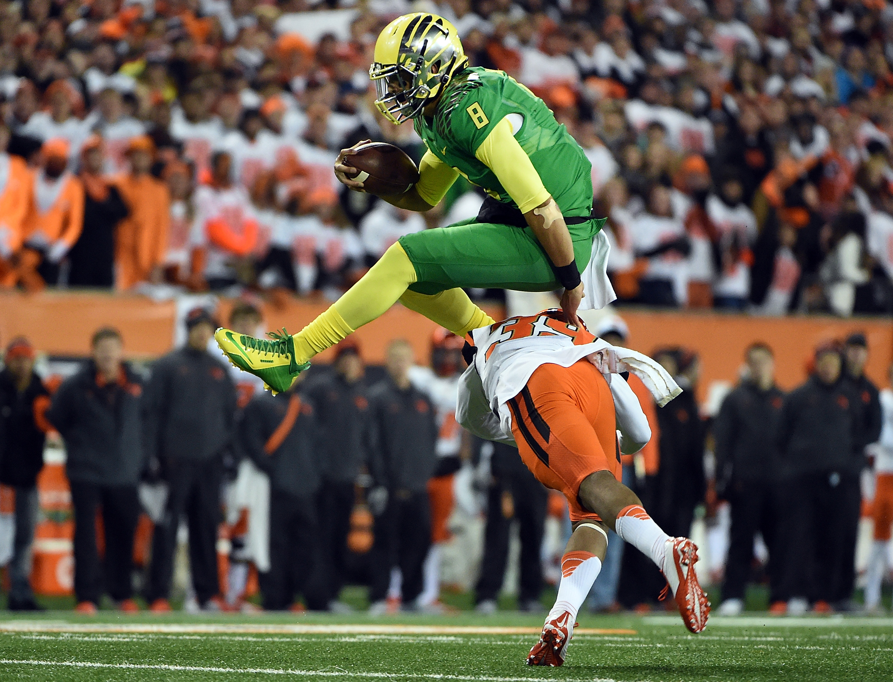 18 Denver Broncos Dante Rosario Photos & High Res Pictures - Getty