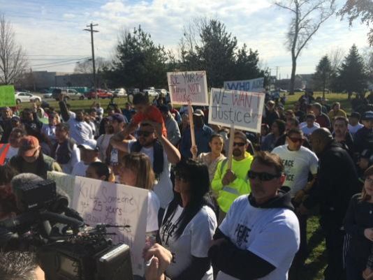 Deadly shooting of man throwing rocks stirs protests in Wash. | kgw.com