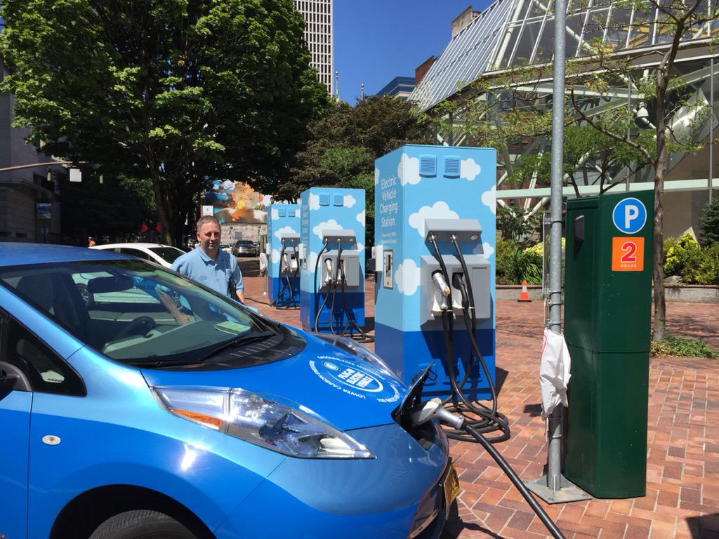 New quickcharging station 'Electric Avenue' opens in Portland