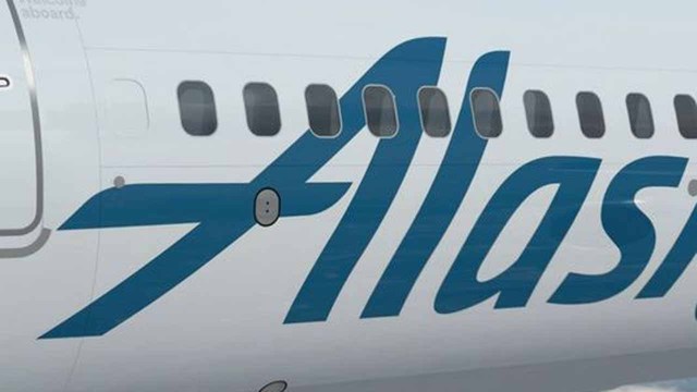 No charges for woman arrested on Alaska Air flight - kgw.com