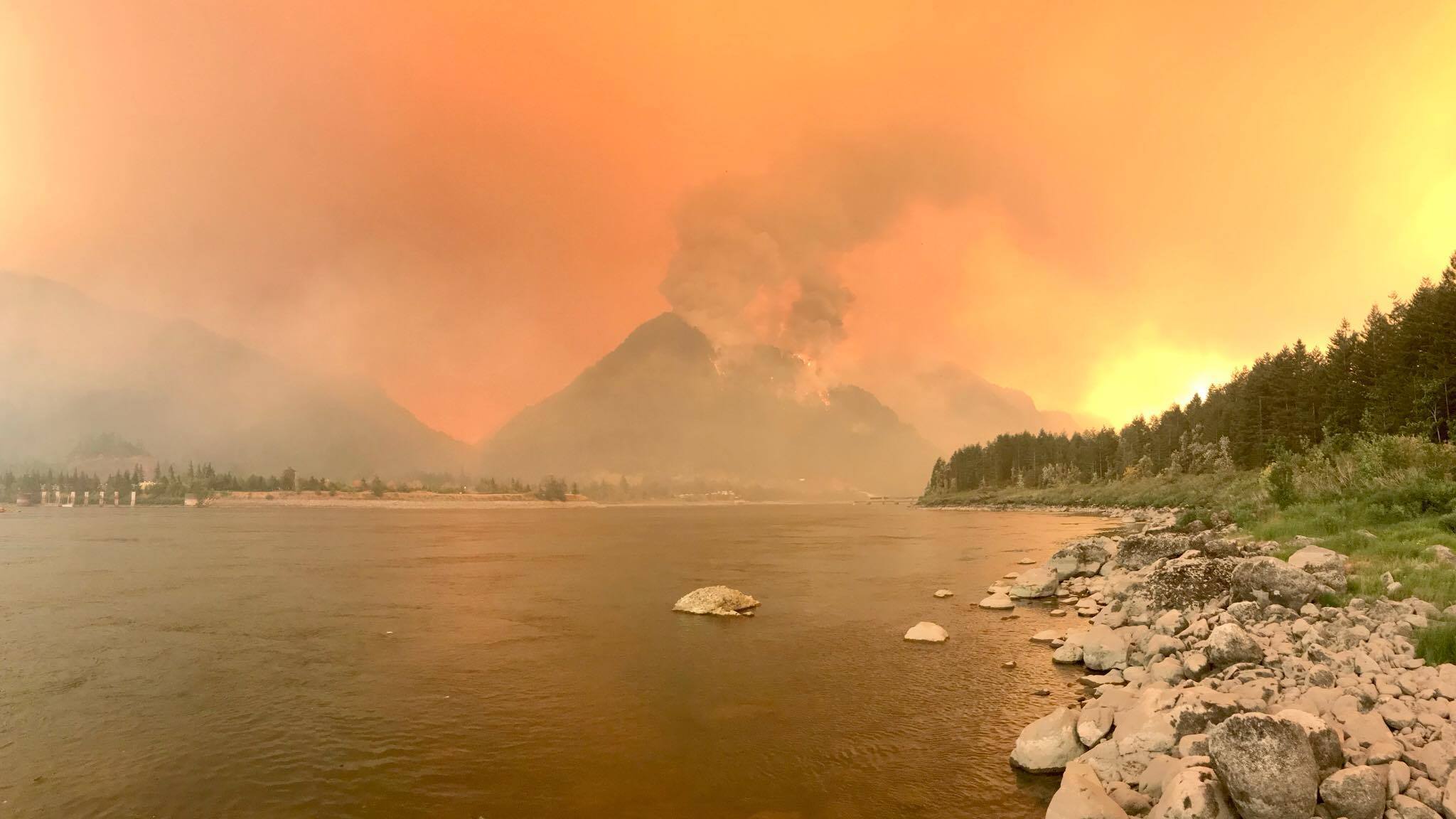 Evacuations Ordered I 84 Closed As Eagle Creek Fire Grows To 4 800 