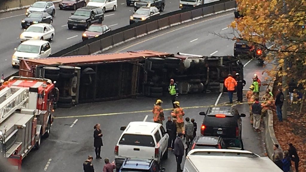 I-5 southbound reopened following semi-truck rollover crash | kgw.com