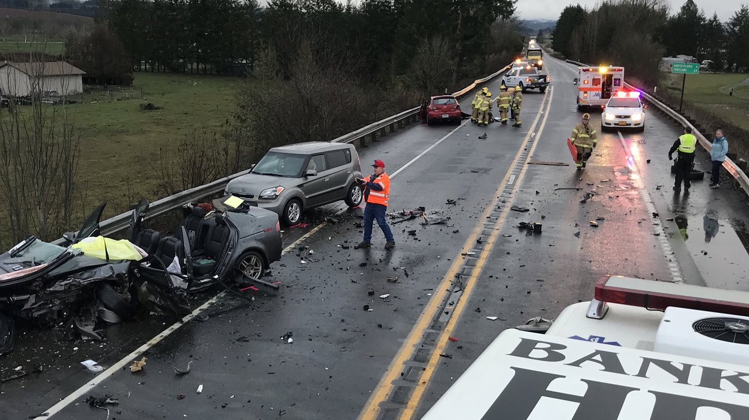 3 injured in crash that closes Highway 6 in Banks