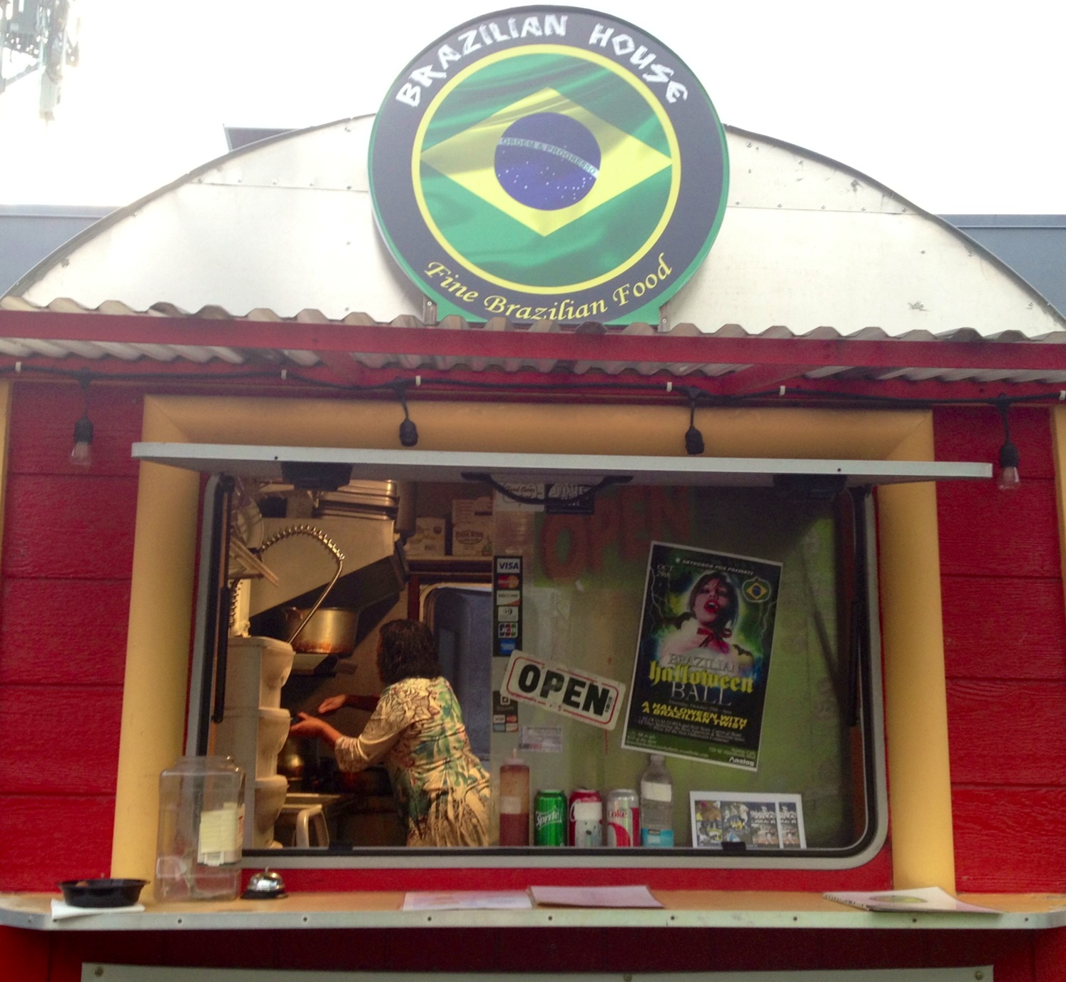 Friends help Brazilian food cart owner raise funds for move | kgw.com