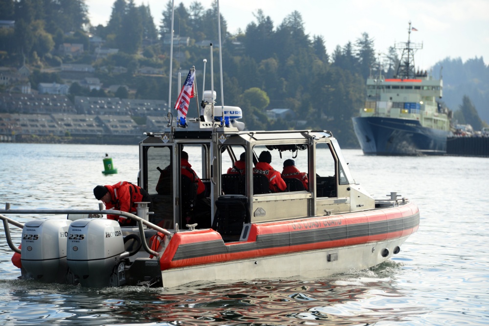 Yaquina Bay Coast Guard Station acquires new 29-foot response boat ...